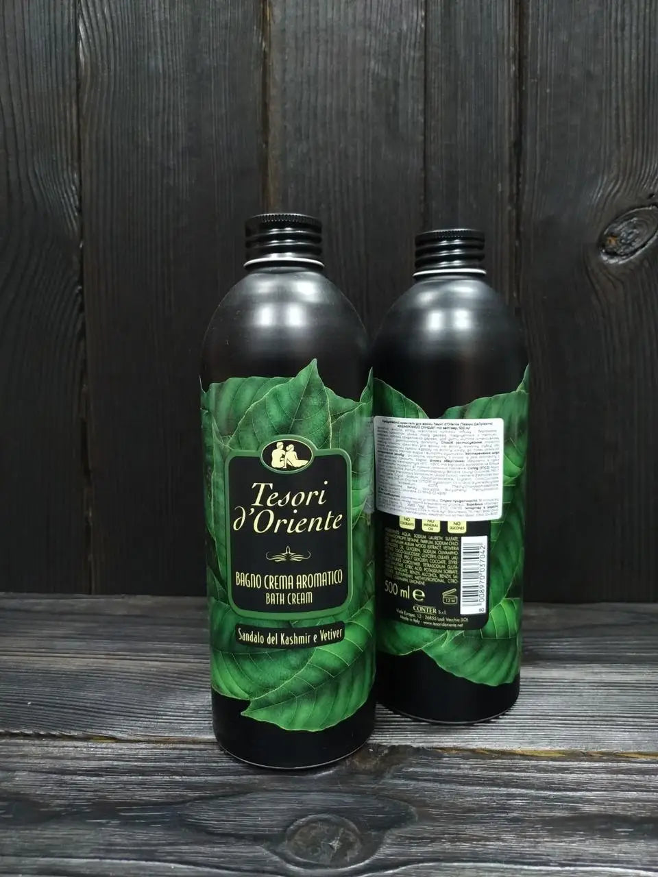 Tesori d'Oriente PUTOJANTIS VONIOS KREMAS  KAŠMYRO SANDALMEDIS IR VETIVERIJOS Kašmyro sandalmedis ir vetiverijos 500 ml
