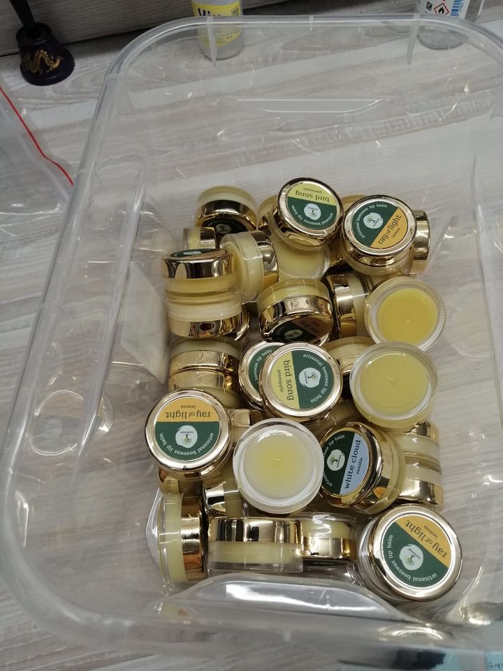 MIŠKO BIČIŲ VAŠKO LŪPŲ BALZAMAS CITRINA