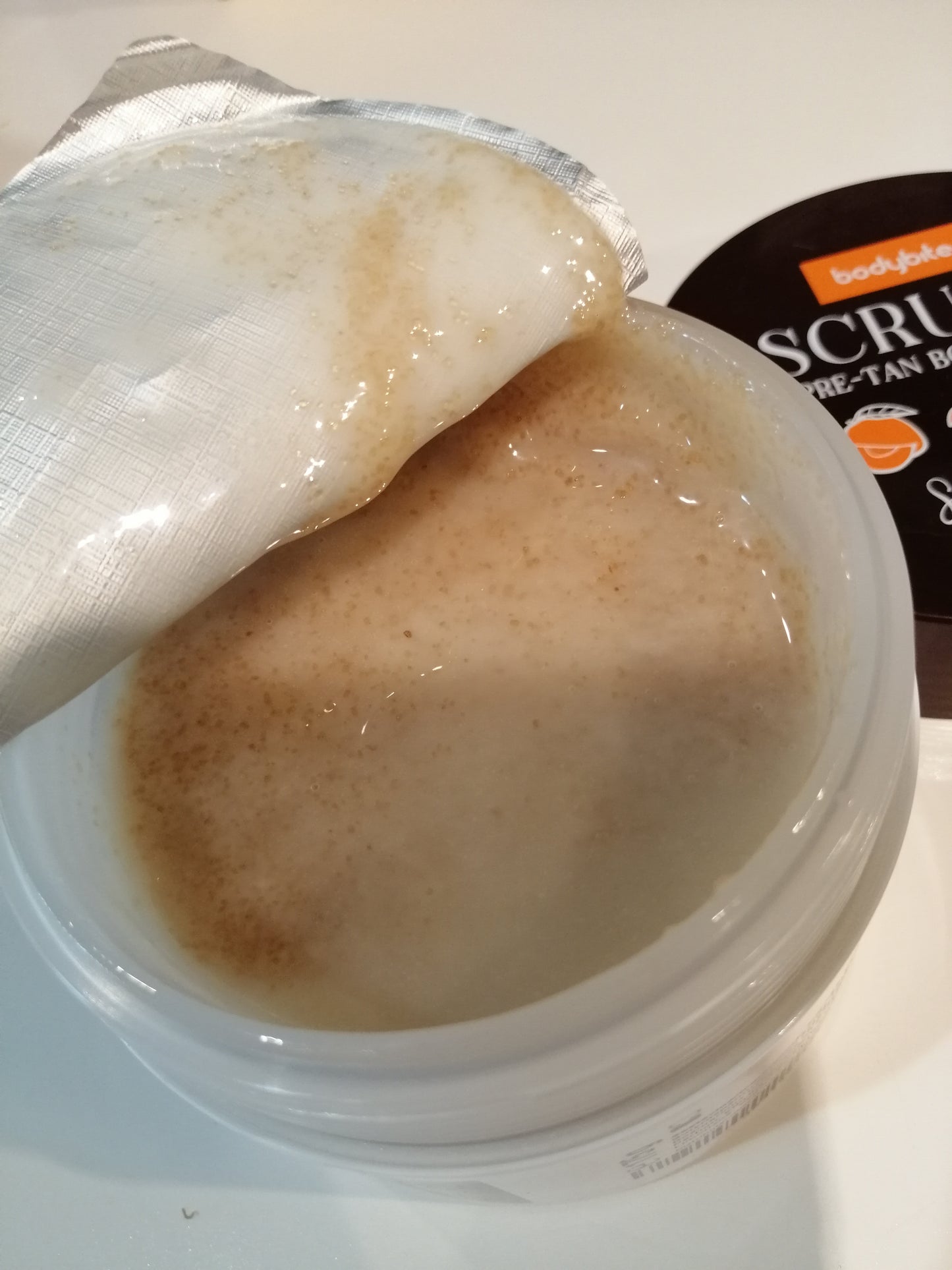 Šveitiklis prieš įdegį  SCRUBIE™ Bodybite Sugar Scrub