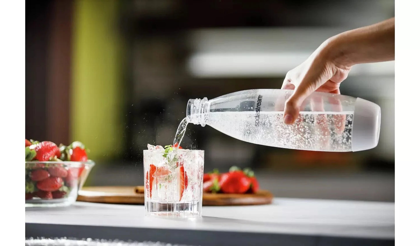 Gazuotų gėrimų gaminimo aparatas SodaStream Terra Black + 2 buteliukai grozioplanas.lt