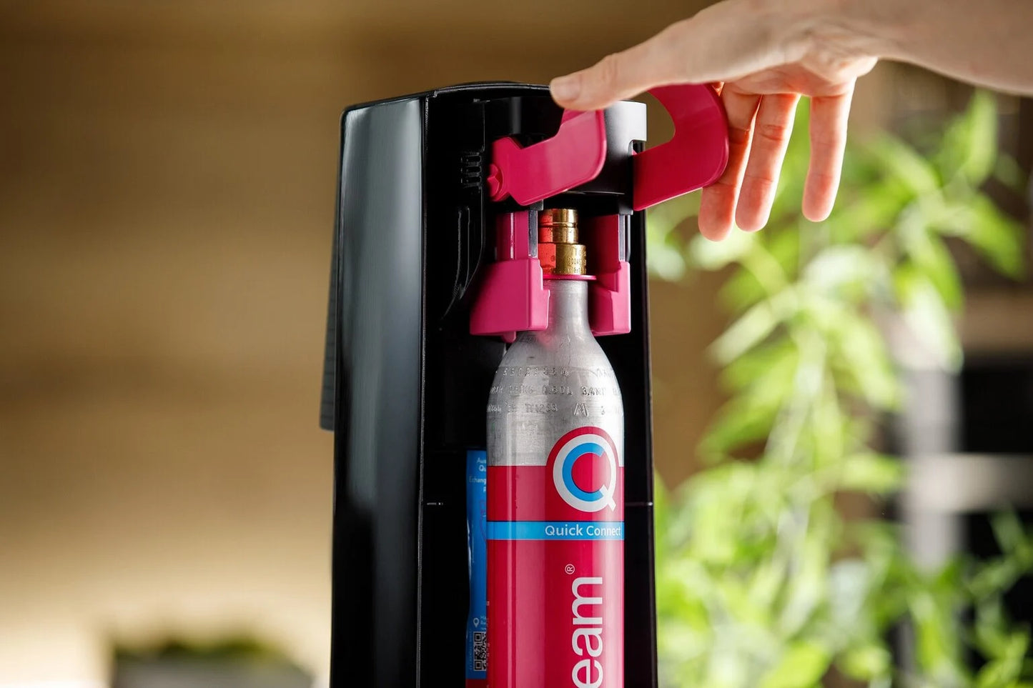 Gazuotų gėrimų gaminimo aparatas SodaStream Terra Black + 2 buteliukai grozioplanas.lt
