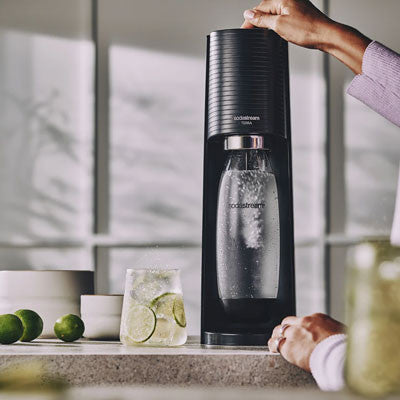 Gazuotų gėrimų gaminimo aparatas SodaStream Terra Black + 2 buteliukai grozioplanas.lt