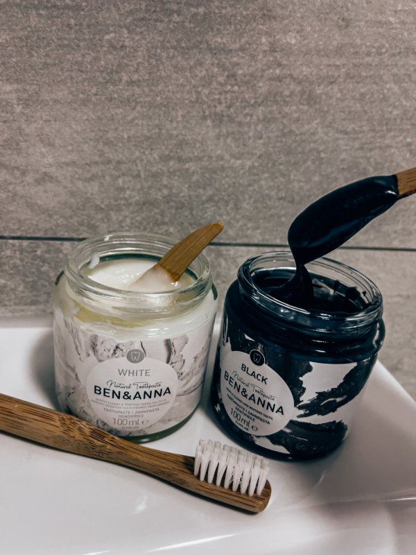 Anglies Dantų Pasta Ben & Anna