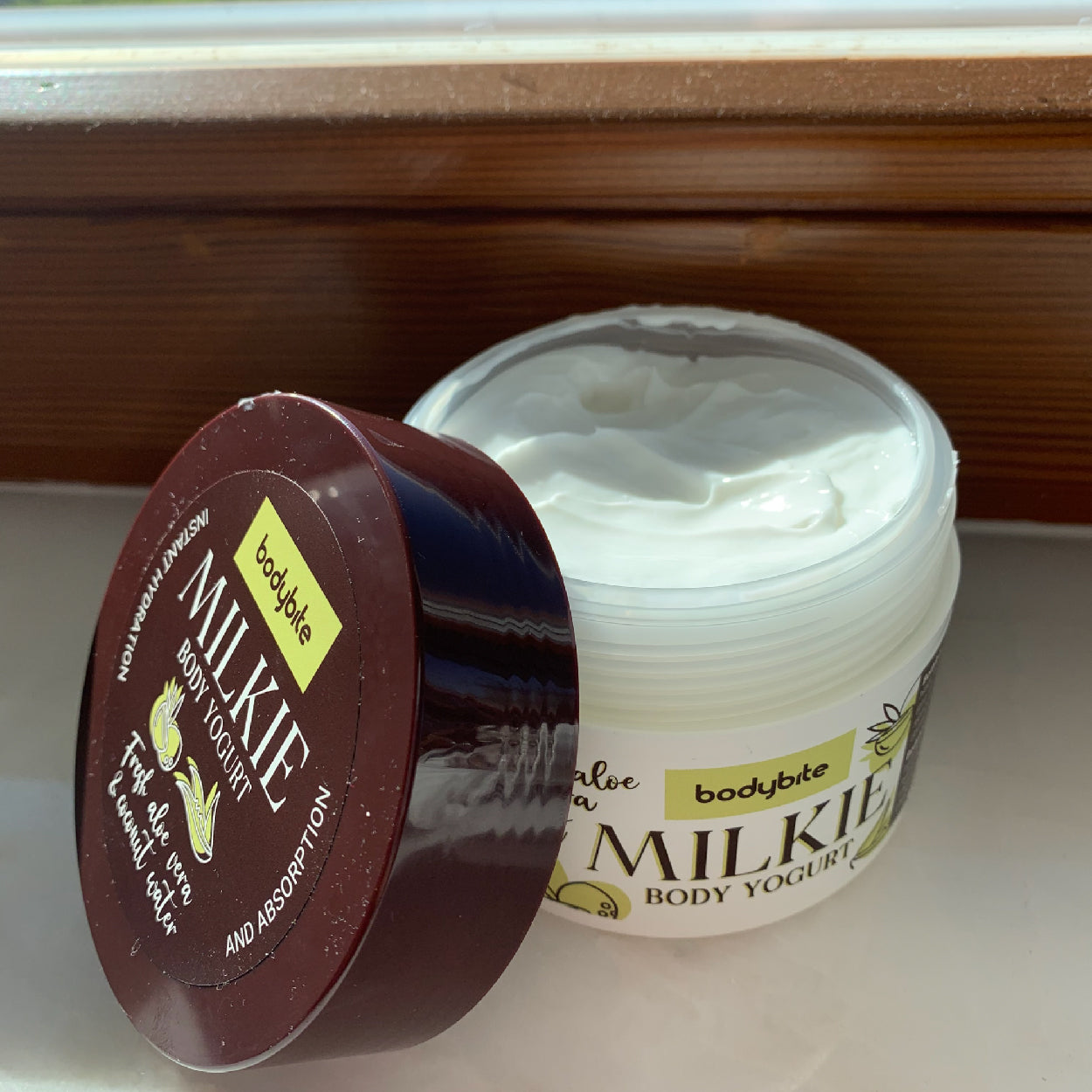 BRONZIE-MILKIE_bodybite kuno jogurtas kremas po saulės grozioplanas.lt .