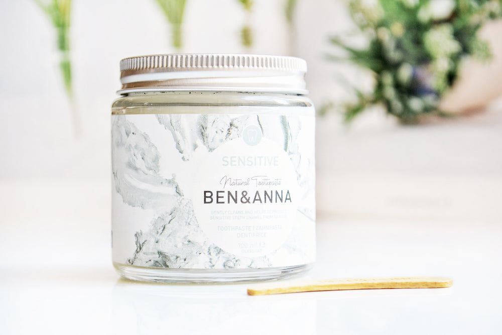„White“ dantų pasta Ben & Anna