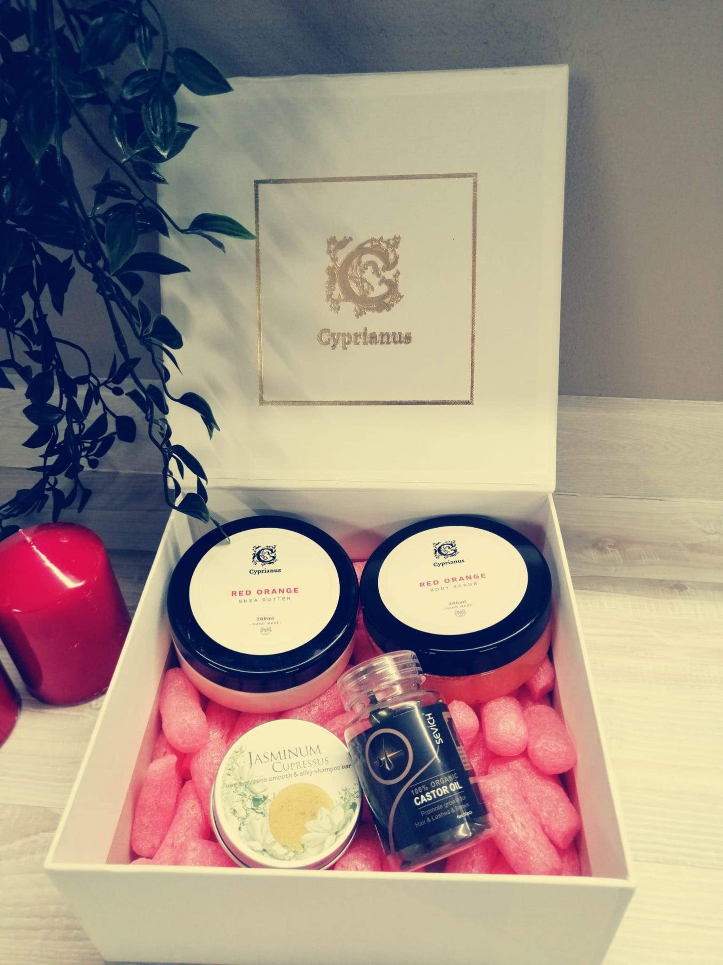 Cyprianus | Dovanų rinkinys su greipfruto kūno šveitikliu - grozioplanas.lt