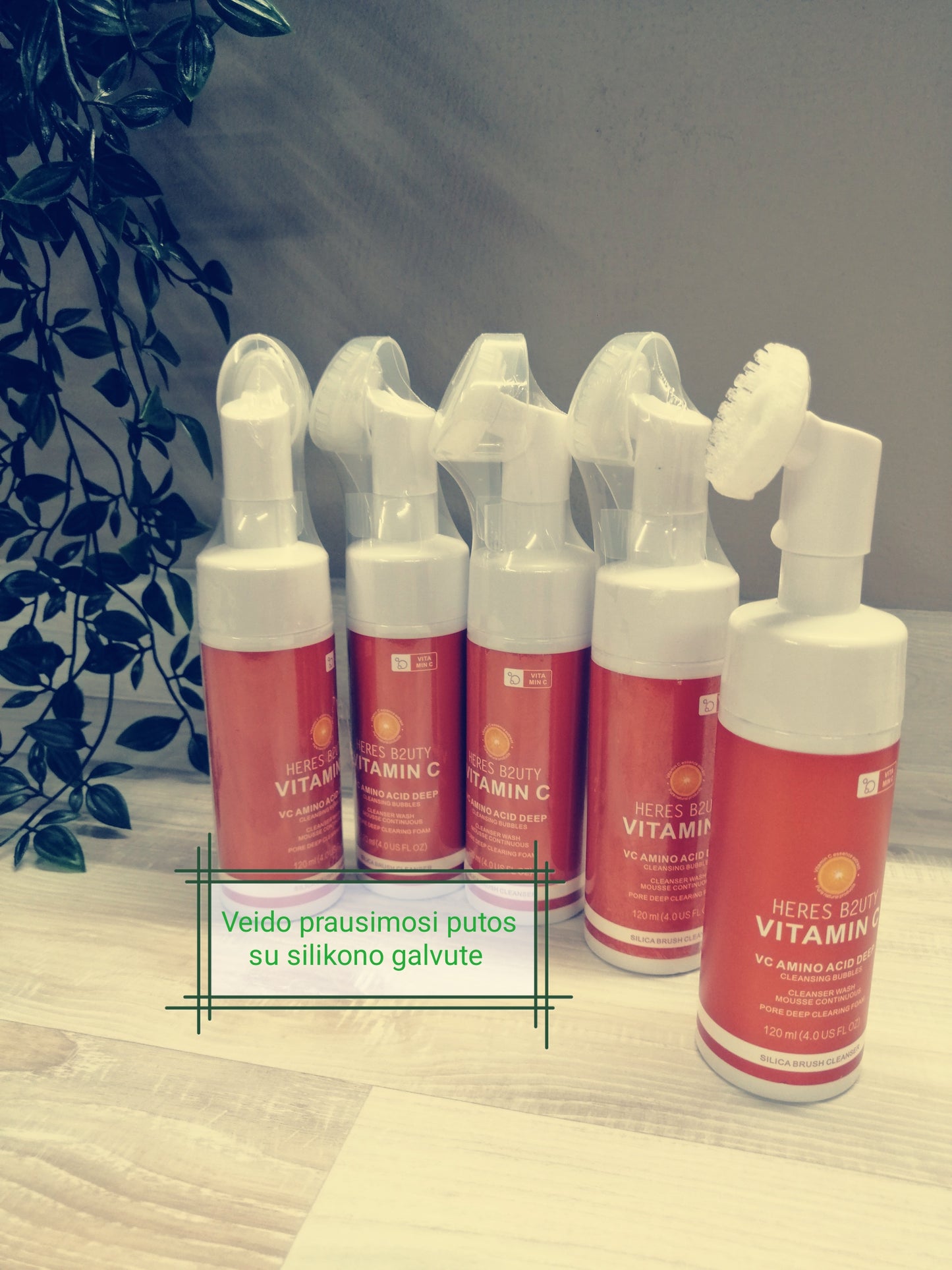 Veido prausimosi putos su silikono galvute Riebiai spuoguotai Odai