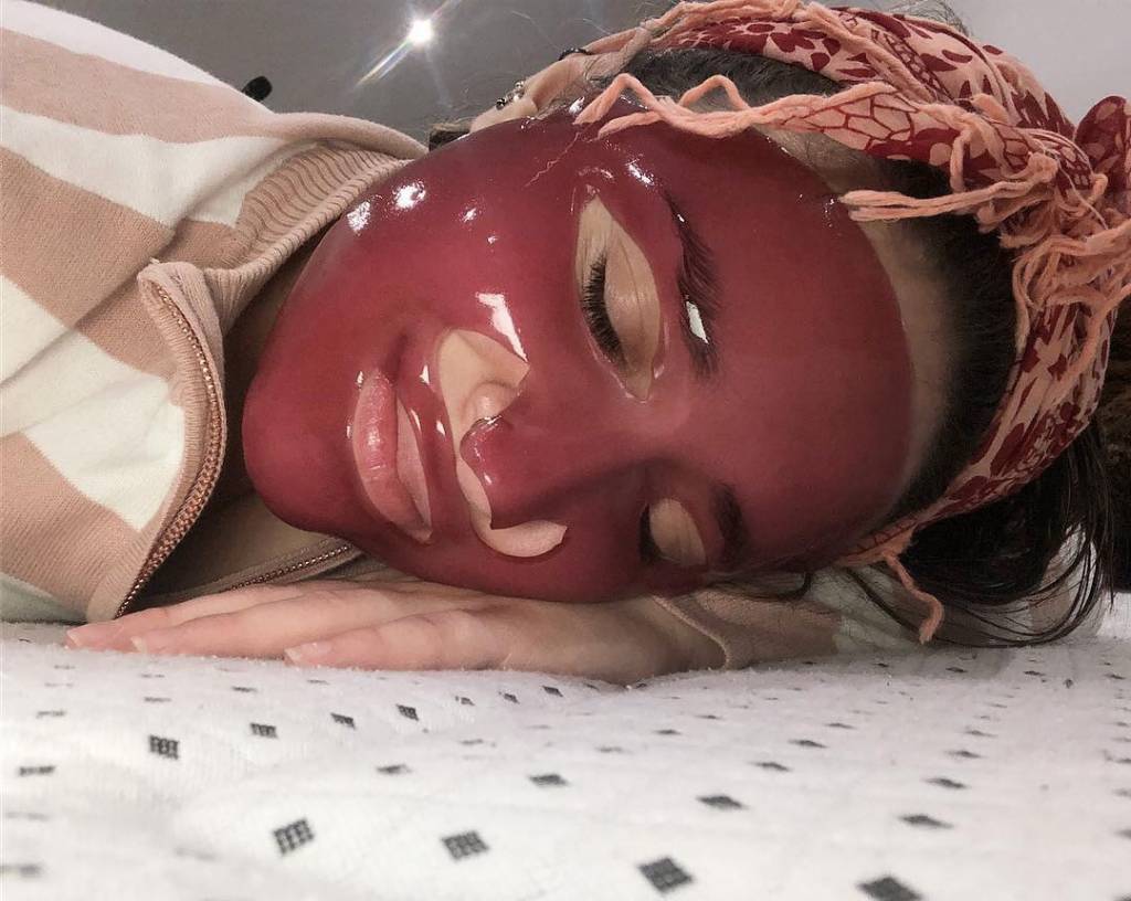 Raudonojo vyno krištolo kolageno kaukės-grozio-planas.lt