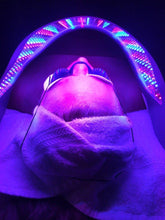 Įkelti vaizdą į galerijos rodinį, 7 spalvų  LED šviesos terapijos kaukė/naudota
