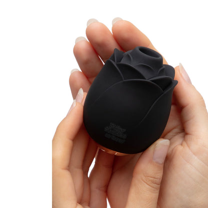 Vibratorius PENKIASDEŠIMT PILKŲ ATSPALVIŲ – SUCTION ROSE BLACK Klitorio Stimuliatorius ROŽĖ grozioplanas.lt