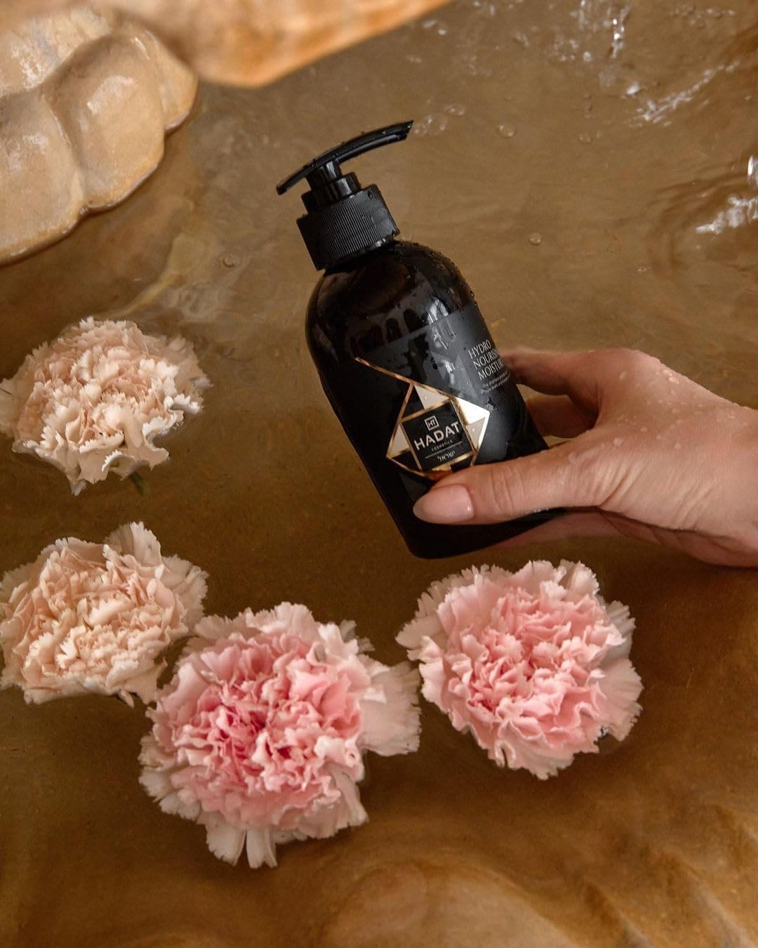 HADAT COSMETICS Maitinantis ir Drėkinantis Plaukų Šampūnas HYDRO NOURISHING MOISTURE SHAMPOO