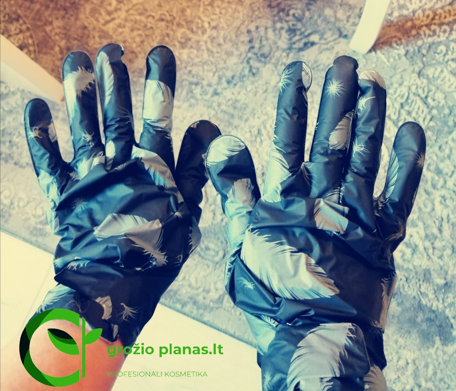 Lanbena-Vulkaninio purvo ranku kaukė grozio-planas.lt