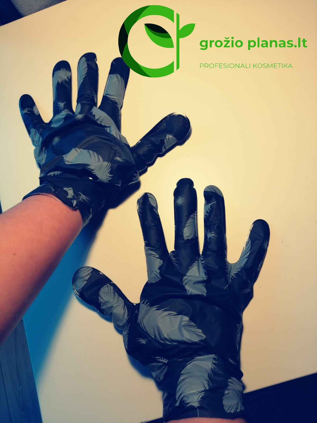 Lanbena-Vulkaninio purvo ranku kaukė grozio-planas.lt